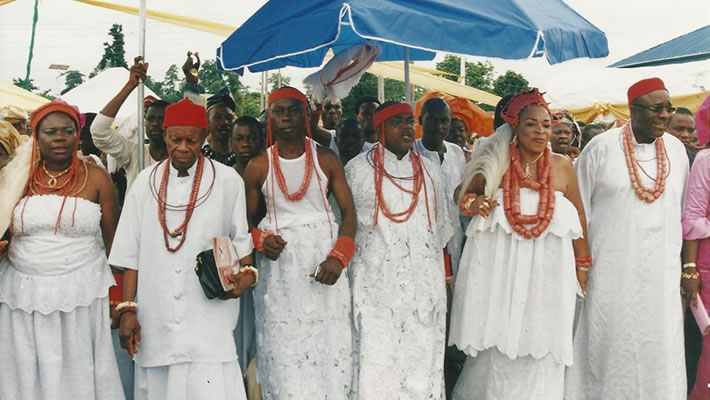 People connected with Akumazi