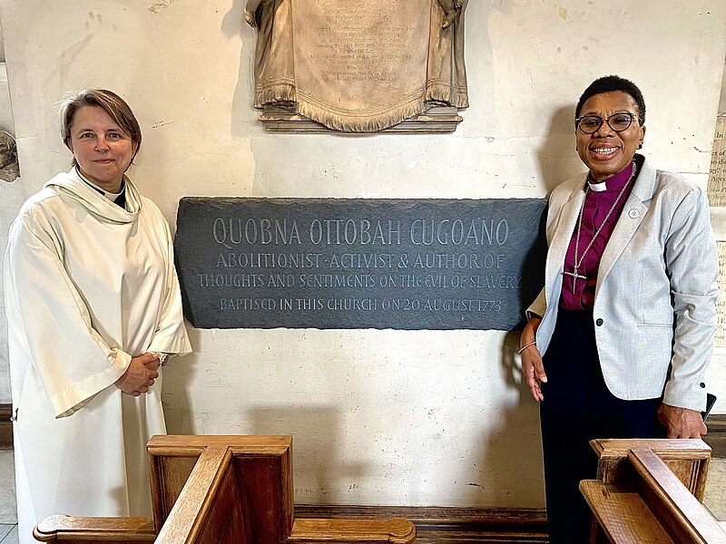 Revd Lucy Winkett and Revd Dr Rosemarie Mallett at the dedication of the plaque commemorating 250th anniversary of Cugoano's baptism, 20 August 2023