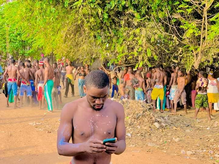 Happy crowds at the Ntezi’s Oviode Festival