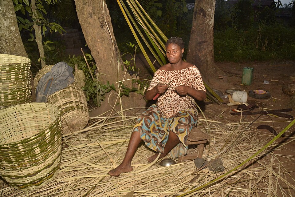 Basket weaving in Ntezi