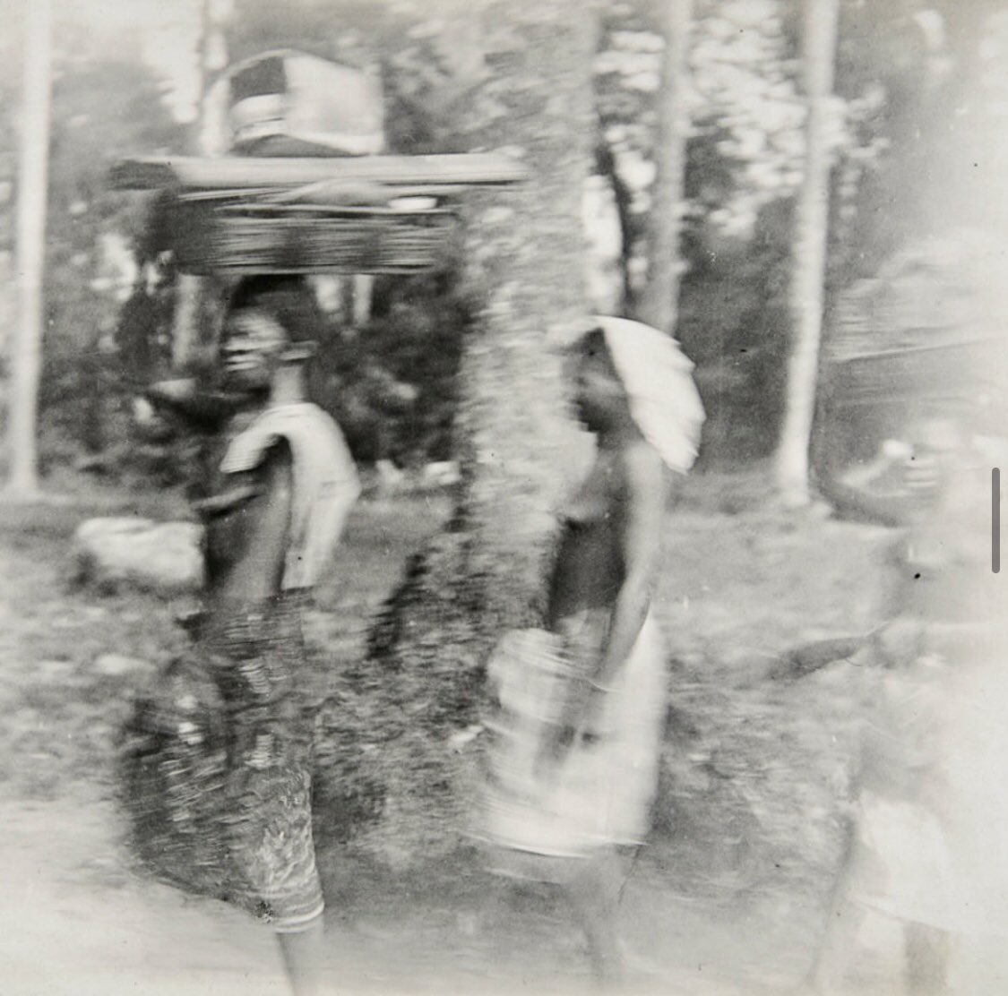 Ndị Ngwa, around Aba, photographed by Northcote Thomas, c. 1913. MAA Cambridge.