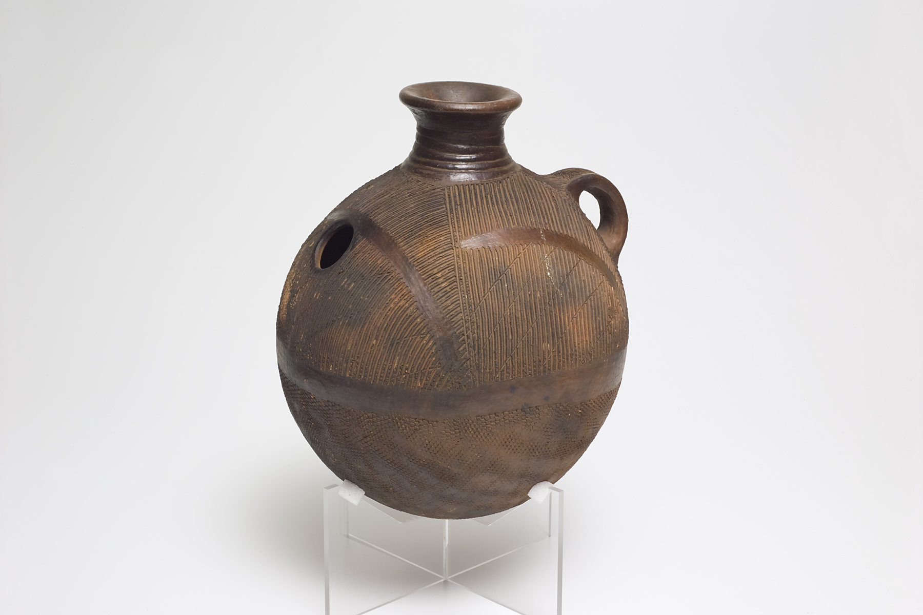 udu (pot-drum), 1925–1990. Photo credit: spencer museum of art