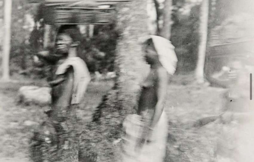 Ndị Ngwa, around Aba, photographed by Northcote Thomas, c. 1913. MAA Cambridge.